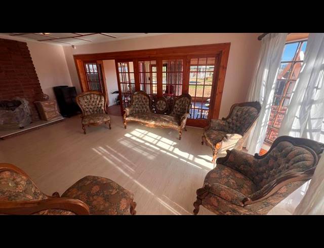 4 BEDROOM HOUSE FOR SALE IN HOWICK WEST